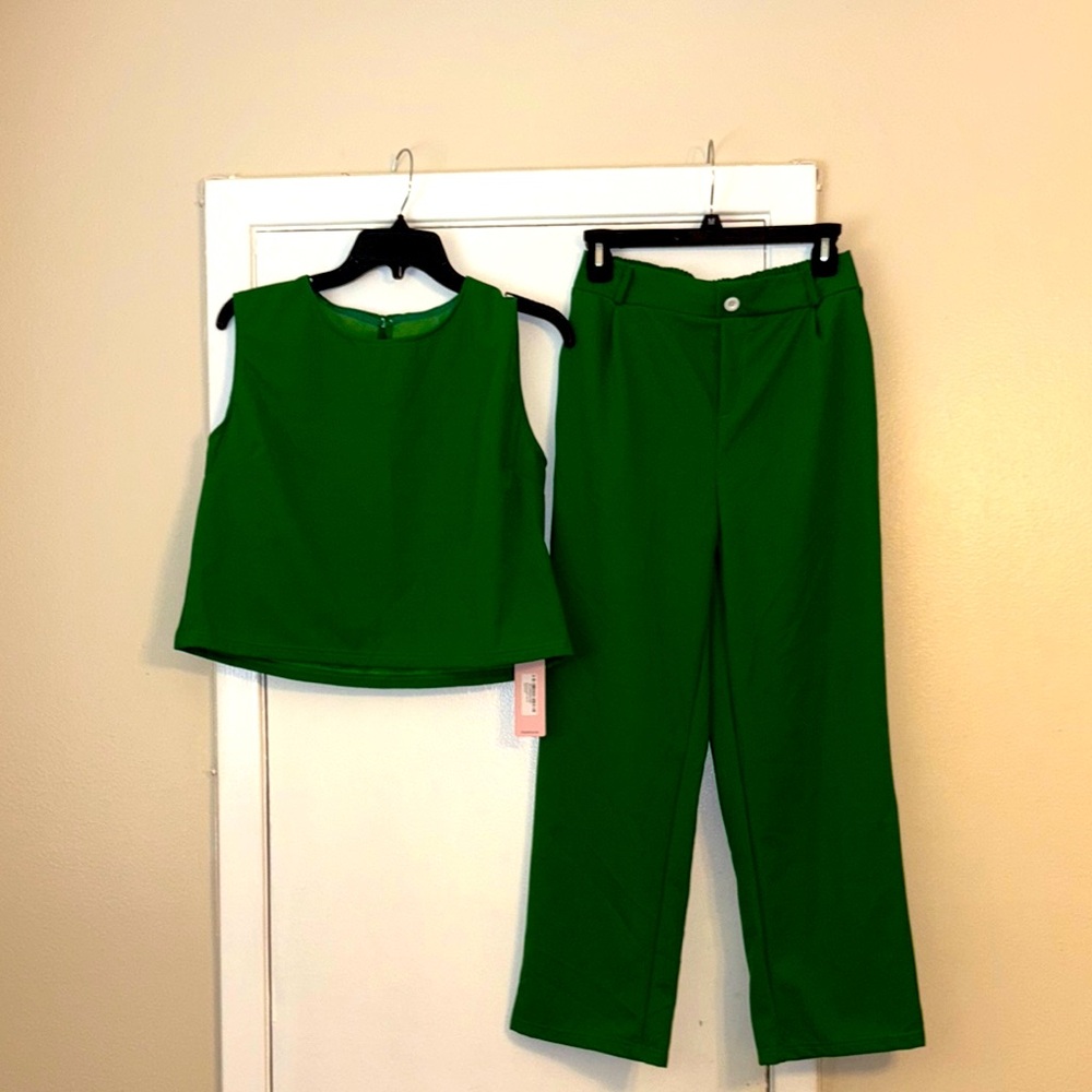 Forest Green Relaxed Fit Trousers and top